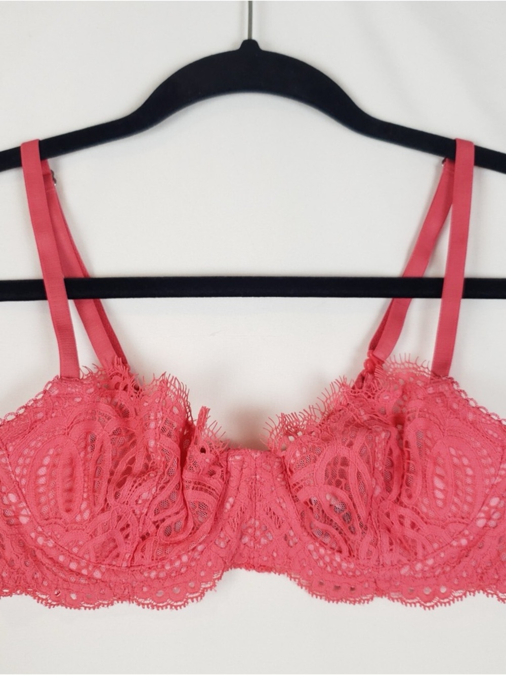 Victoria's Secret pink / red Lace Underwire Bra